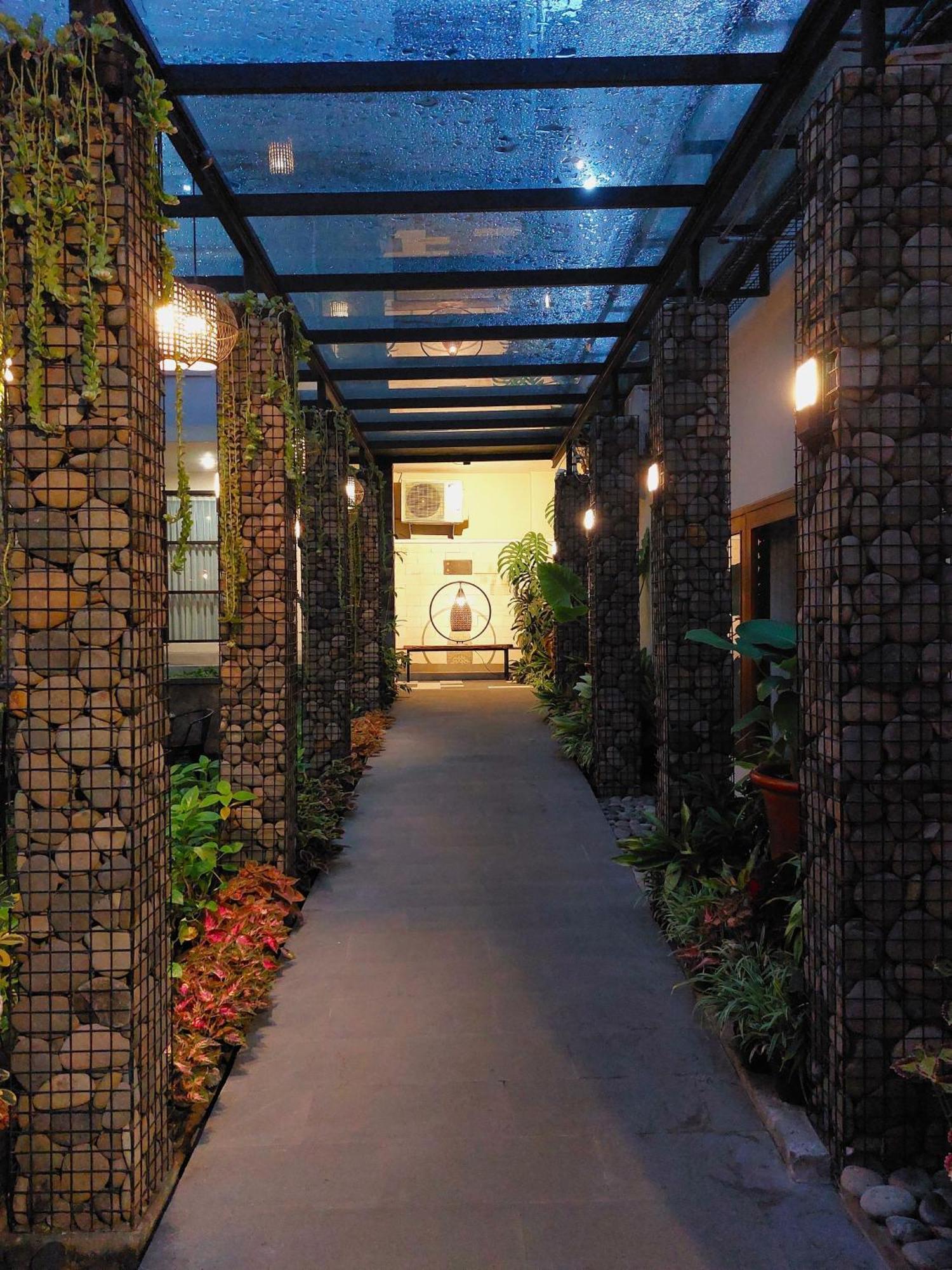 Hotel Sriti Magelang Eksteriør bilde